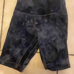 Lululemon camo shorts size 2
